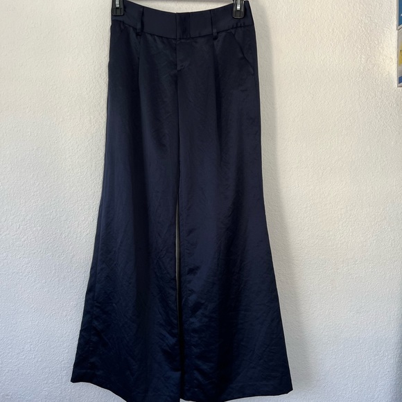 NWT Alice+Olivia wide leg shimmer satin pants 2. - Picture 4 of 16